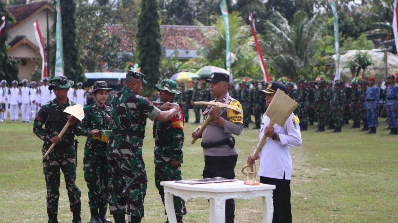 Prosesi Penutupan TMMD ke 125 Kodim 0825 Banyuwangi
