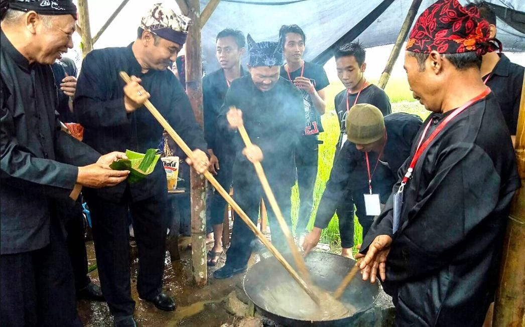 Festival Sego Lemeng dan Kopi Uthek Meriahkan Desa Banjar, Banyuwangi (