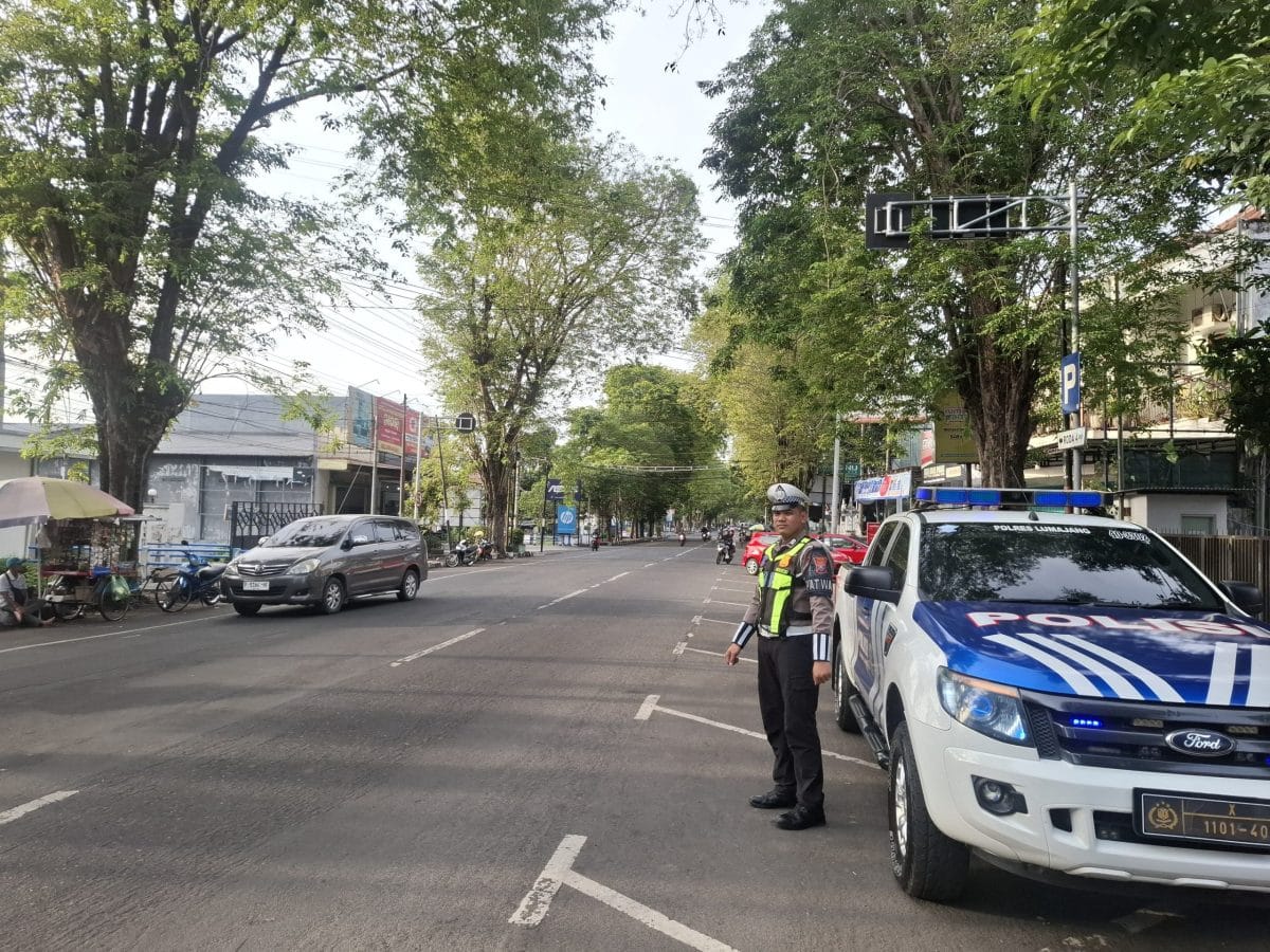 Patroli Satlantas Lumajang di Akhir Pekan