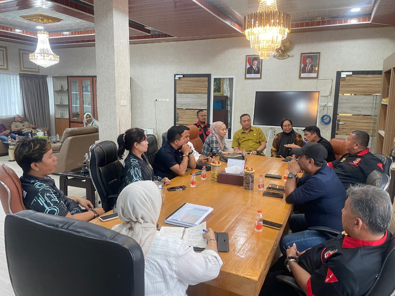 LSM TKN dan APPI Sumut Audiensi dengan Kadis Naker Sumut