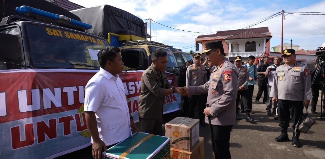 Kapolri Tinjau Lokasi Banjir dan Longsor di Sumut