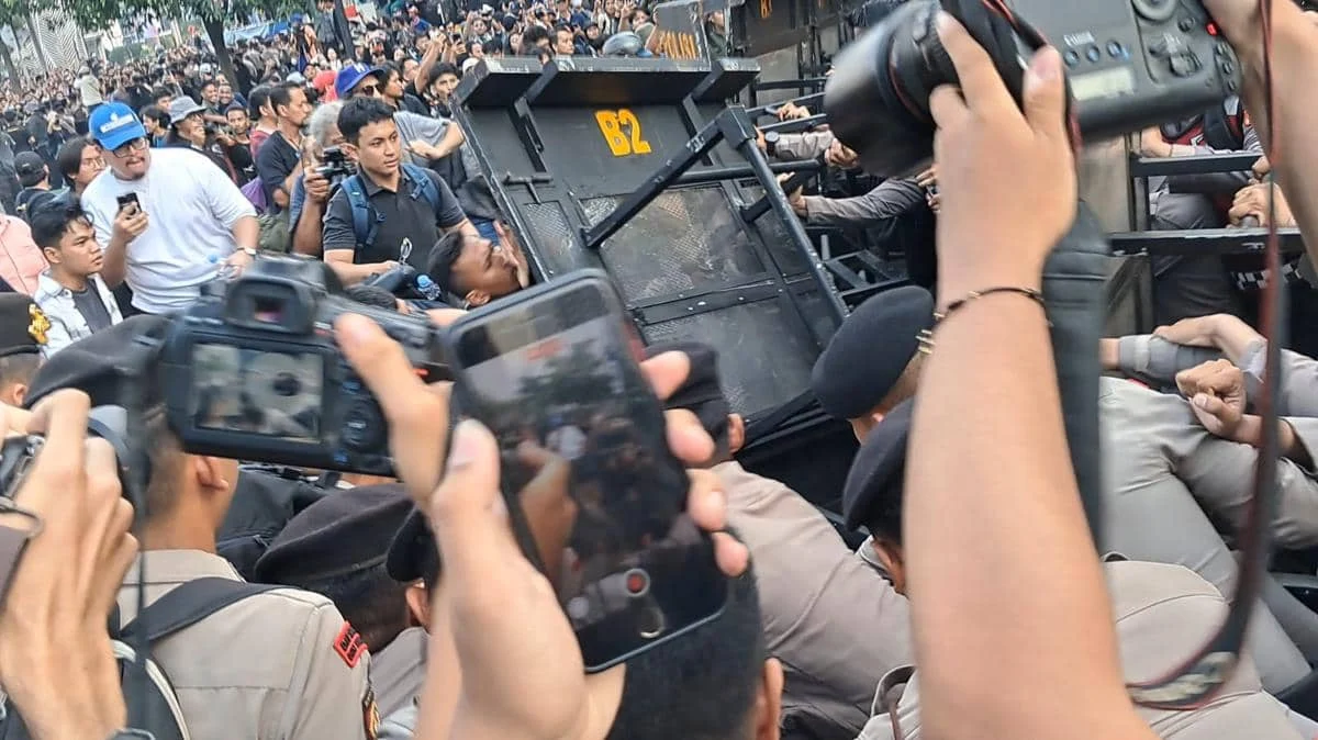 Ada Demo di DPR dan Bundaran HI, Ini Rute Alternatif Hindari Macet!