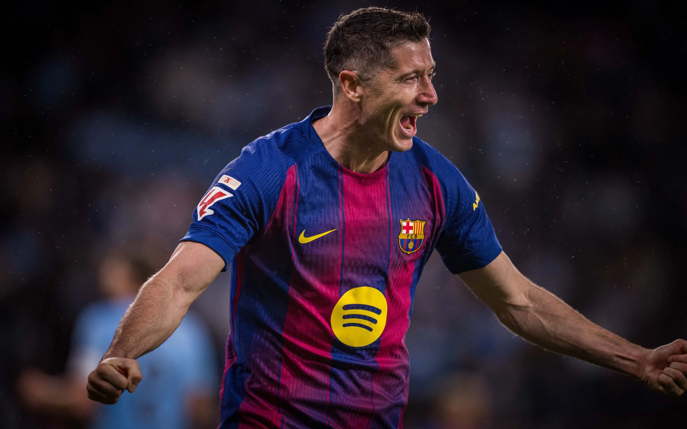 Barcelona Tidak Mau Kehilangan Lewandowski, Berencana Menggantinya dengan Alvarez