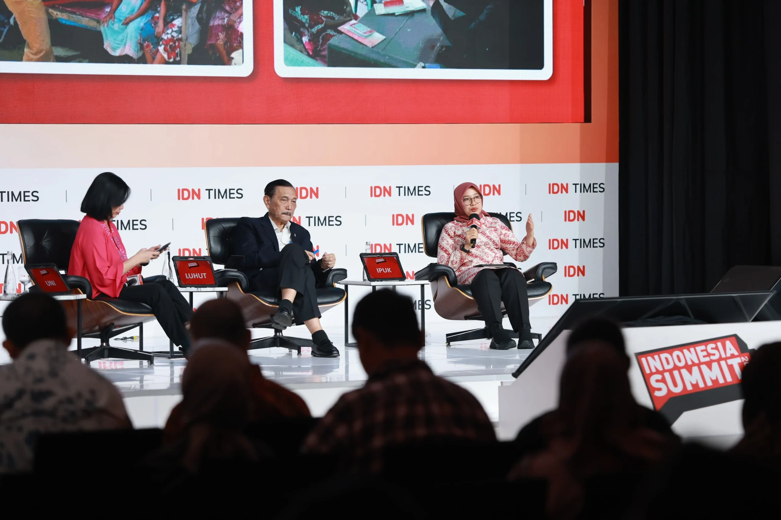 Bupati Ipuk Ungkap Keberhasilan Perlinsos Digital di Indonesia Summit 2026