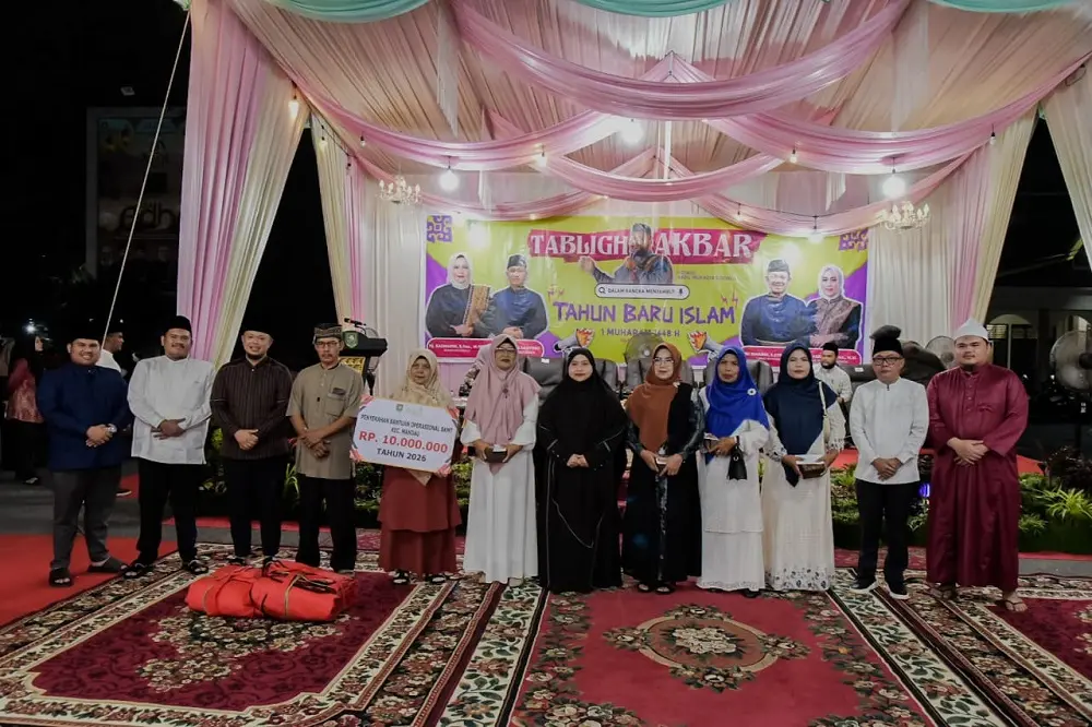 Bupati Kasmarni Serahkan Dana Bermasa di Tabligh Akbar Mandau, Dorong Perubahan Karakter dan Pembangunan Daerah