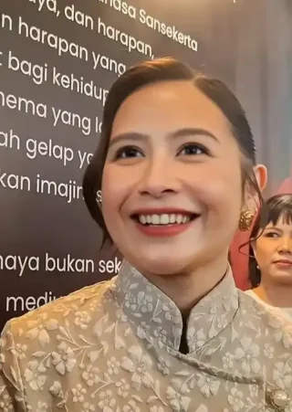 Cerita Prilly Latuconsina Rasakan Pengalaman Spiritual Ikut Kirab Malam Satu Suro di Mangkunegaran