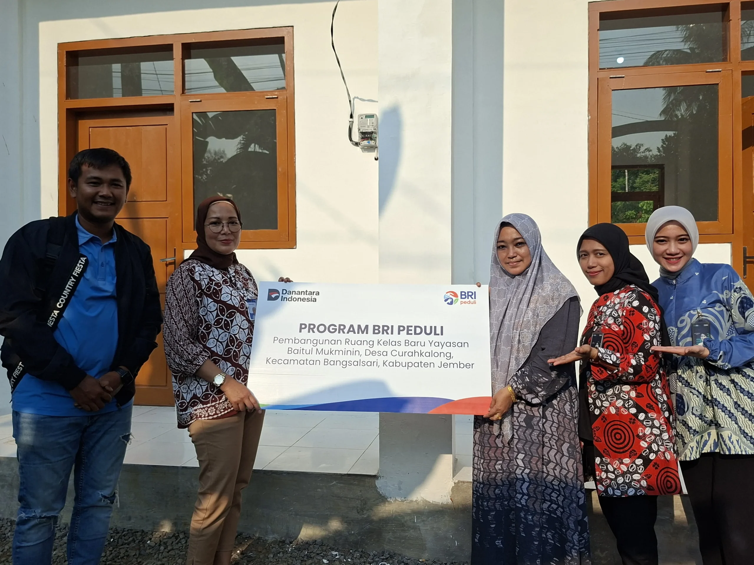 CSR BRI Peduli Beri Kenyamanan Belajar Santri Jember dengan Renovasi Gedung RA Baitul Mukminin