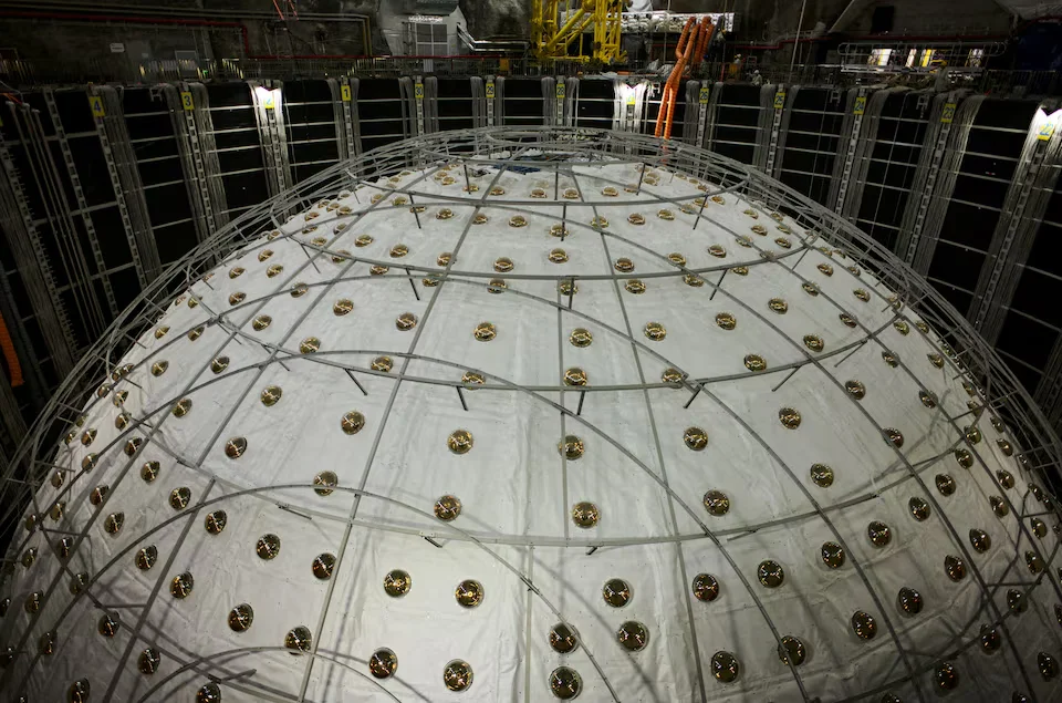 Detektor Bawah Tanah di China Ungkap Temuan Baru tentang Neutrino Misterius