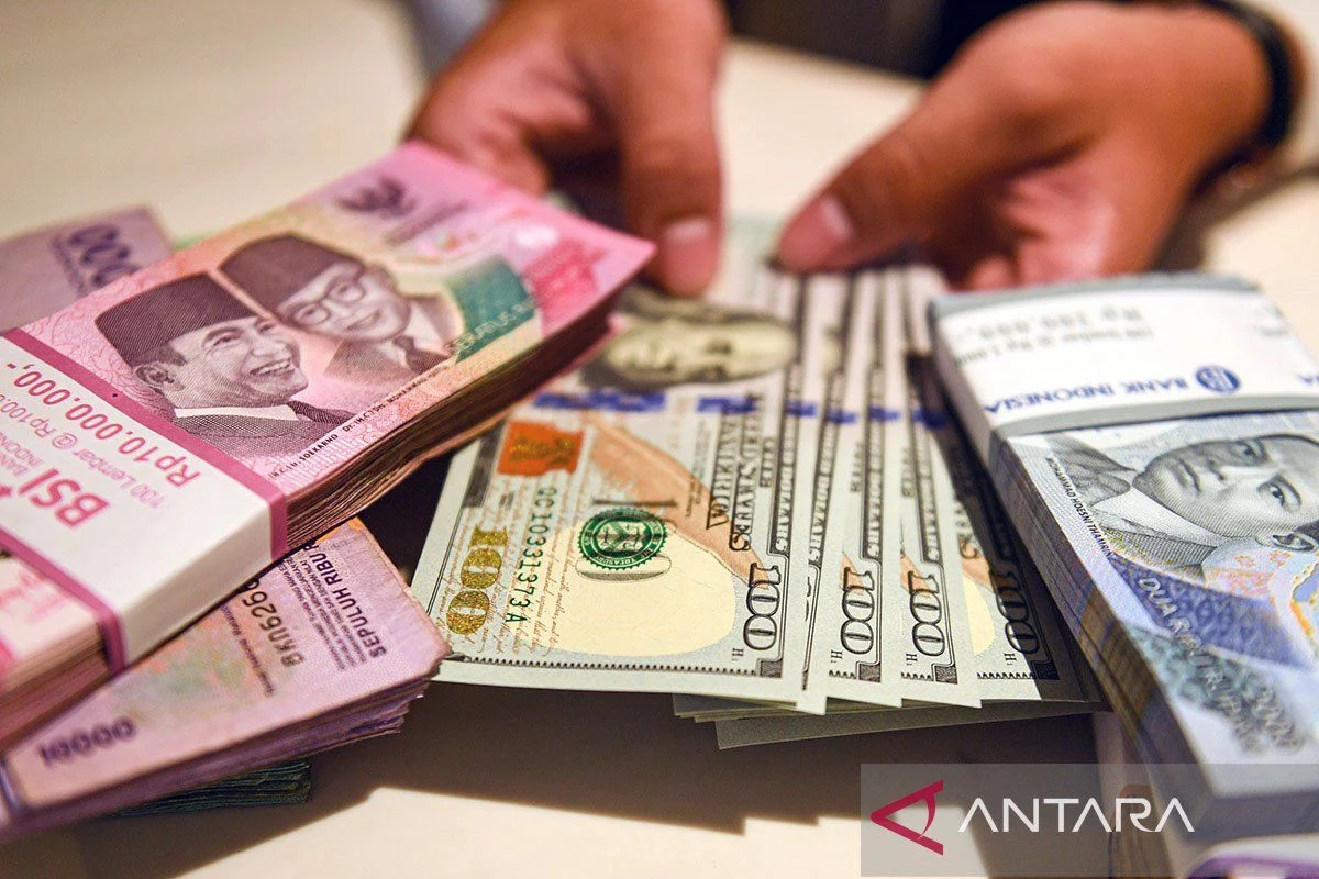 Ekonom: Rupiah rebound dapat kembali menguat lewat kebijakan fiskal‑moneter terpadu