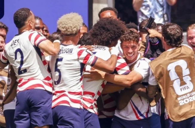 Hajar Australia 2-0, Amerika Serikat Jadi Tim Pertama dari Grup D yang Lolos ke 32 Besar