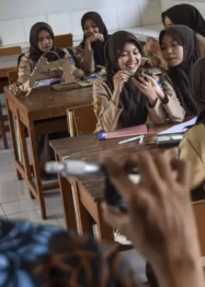 Instruksi Prabowo Wajibkan bahasa Prancis di Sekolah: Kontroversi P2G dan Dampak Pendidikan Nasional
