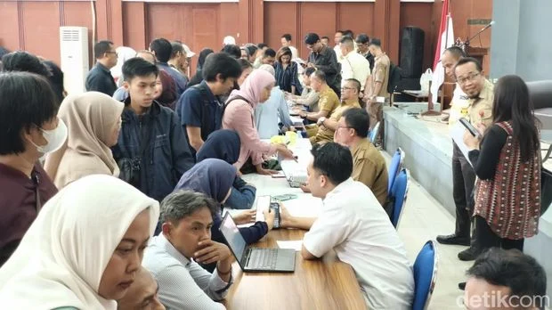 Kisruh PCMB 2026: Gubernur Jabar Copot Pejabat Disdik, Orang Tua Protes Sistem Bermasalah