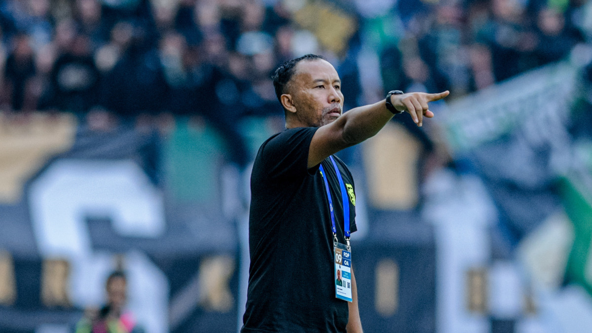 Klub Super League Wajib Punya Pelatih Lokal Musim Depan: Strategi Pengembangan Sepak Bola Indonesia