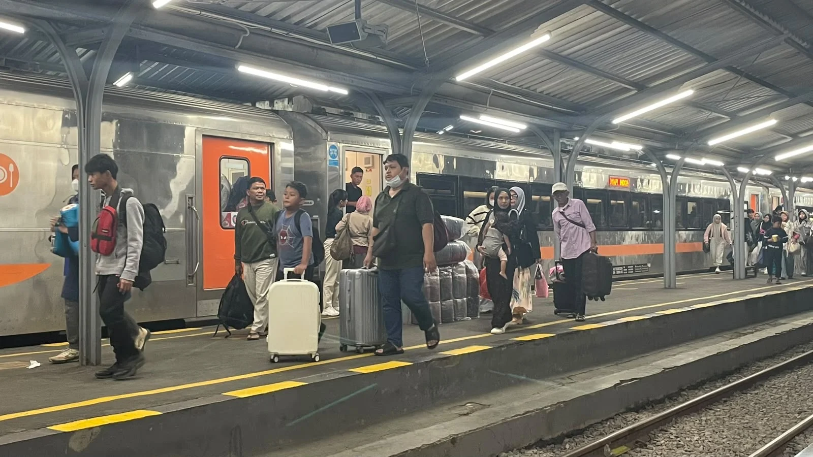 Lonjakan Penumpang Kereta Daop 9 Jember Saat Libur Tahun Baru Islam