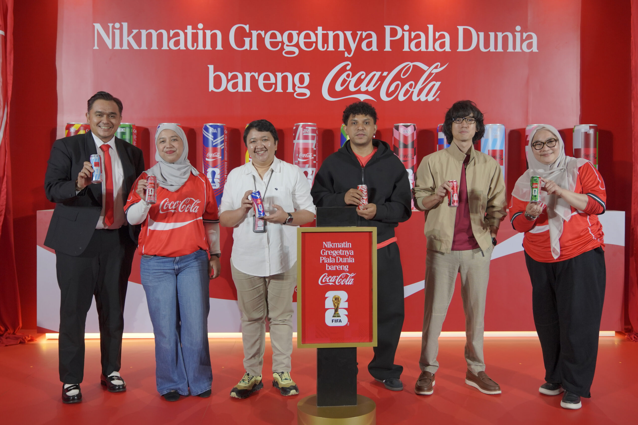 Makin Seru Rasakan Atmosfer Piala Dunia 2026 bersama Coca-Cola: Kaleng Edisi Khusus hingga Nobar di 15 Kota