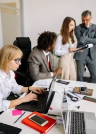Mindset Sukses yang Wajib Dimiliki Milenial: Kunci Navigasi di Era Digital