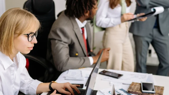 Mindset Sukses yang Wajib Dimiliki Milenial: Kunci Navigasi di Era Digital