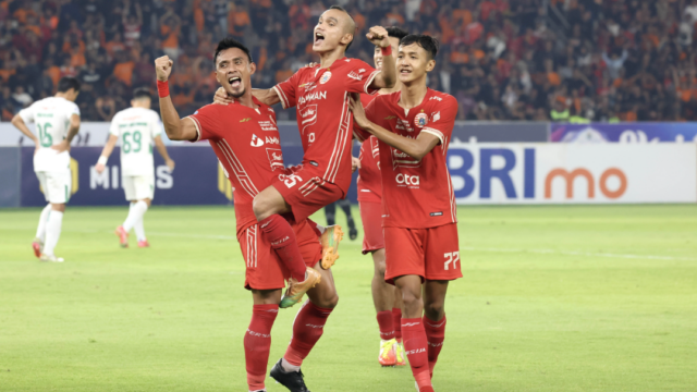 Persija Berpisah dengan Riko Simanjuntak, Nico Alfriyanto, dan Hansamu Yama: Tiga Pilar Hengkang