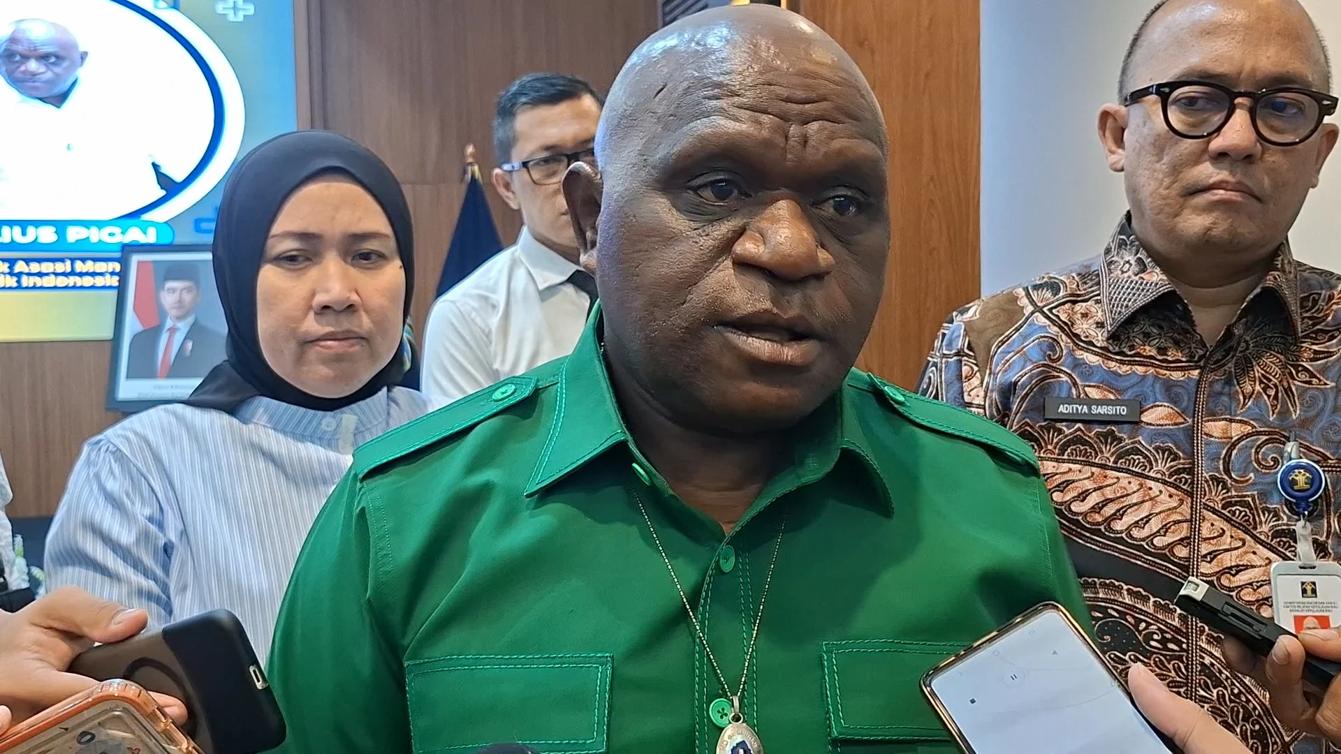 Pigai Klaim Penyusunan Draf RUU HAM Telah Melibatkan Komnas HAM, Namun Komnas HAM Membantah dan Kritik Kelemahan Undang-Undang