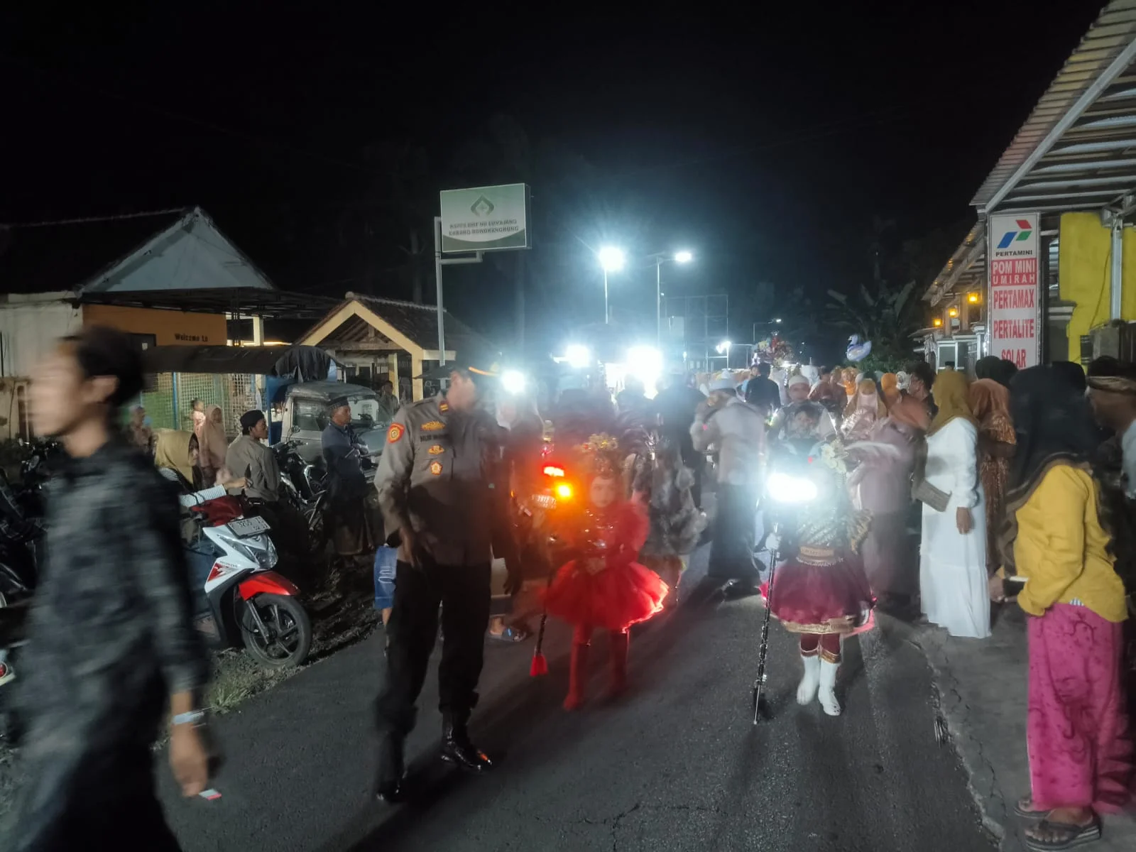 Polisi Kawal Kegiatan 1 Muharram di Lumajang, Ratusan Anak Ikut Pawai