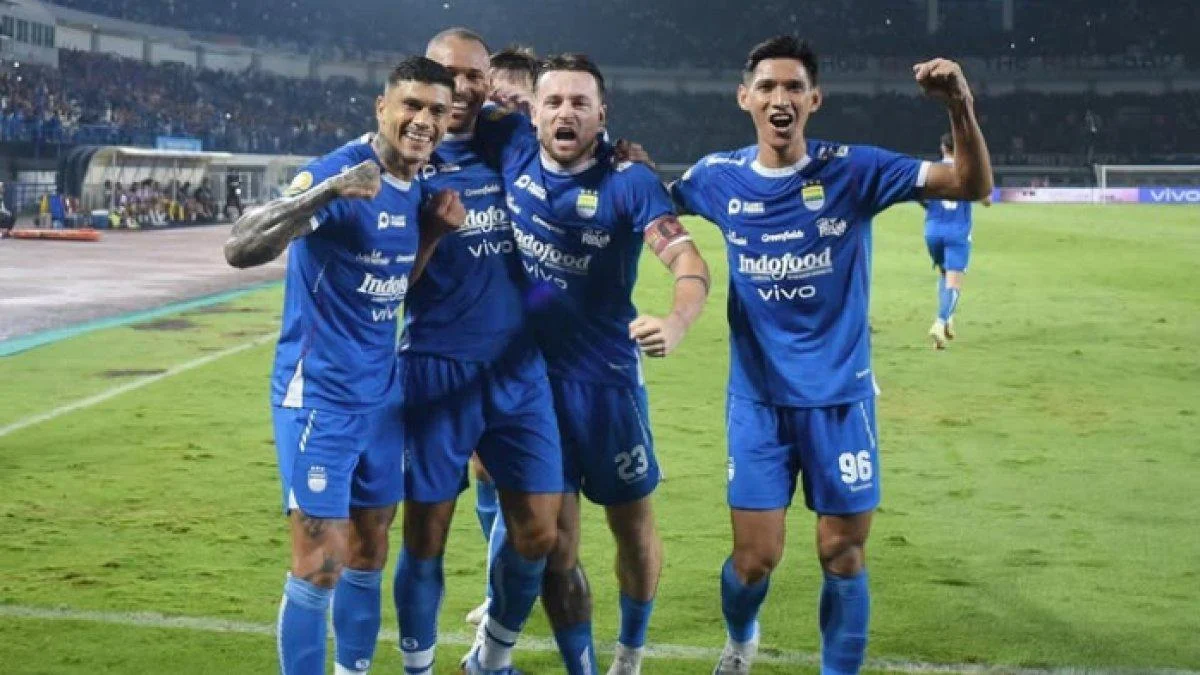 Rumor Transfer Panas: Niat Persija Gaet Rekan Peralta Pupus, Jalan Terjal Persib Rekrut Bek Como