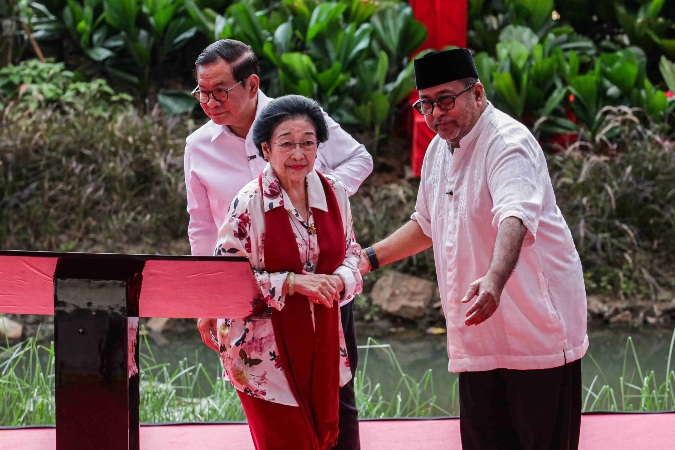 Tawa Megawati Mewarnai Festival Bung Karno 2026, Didampingi Pramono-Rano di Taman Proklamasi