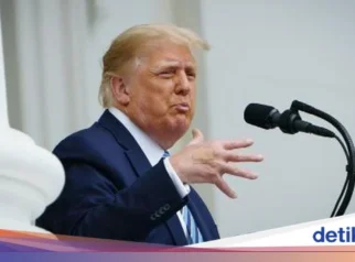 Trump Sebut Wali Kota Chicago Tak Berguna, Kenapa?
