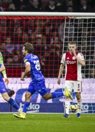Ajax vs Burnley: Kemenangan Tipis di Amsterdam Diwarnai Debut Cemerlang Remaja Maroko