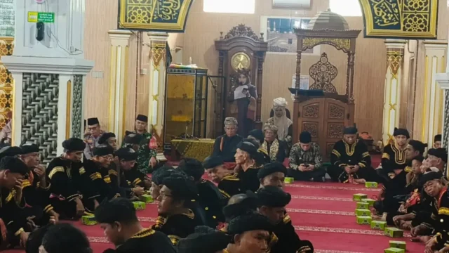 Babinsa Hadiri Prosesi Adat Baralek Batagak Pangulu di Nagari Batubalang: Pelestarian Budaya Minang dan Sinergi Antarlembaga