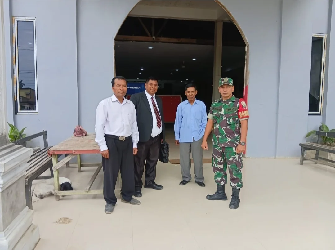 Babinsa Koramil 04Tigalingga Kawal Ibadah Minggu di GKII Lau Bagot: Sinergi TNI dan Masyarakat Jaga Kerukunan