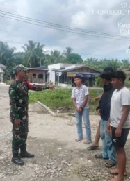 Babinsa Sungai Selari Dorong Warga Perkuat Nilai Pancasila lewat Sosialisasi Kampung Pancasila