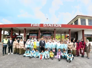 Bandara H.A.S. Hanandjoeddin Kenalkan Dunia Penerbangan kepada Pelajar Melalui Program InJourney Community Care