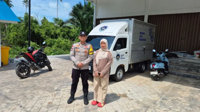 Bhabinkamtibmas Amankan Aktivitas SPPG Daik Lingga: Upaya Preventif Polri di Tengah Masyarakat
