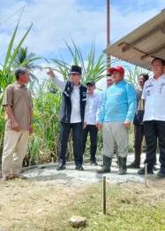 Bupati OKU Rogoh Kocek Pribadi Bangun Jalan di Sepancar: Gotong Royong dan Dampaknya Bagi Masyarakat