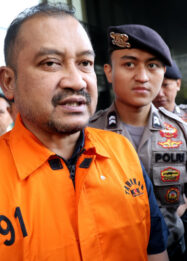 Bupati Pemalang Anom Widiyantoro Ditahan KPK, Cuma Sampaikan Permohonan Maaf