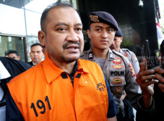 Bupati Pemalang Anom Widiyantoro Ditahan KPK, Cuma Sampaikan Permohonan Maaf