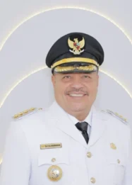 Bupati TRK Imbau Orang Tua Antar Anak pada Hari Pertama Sekolah
