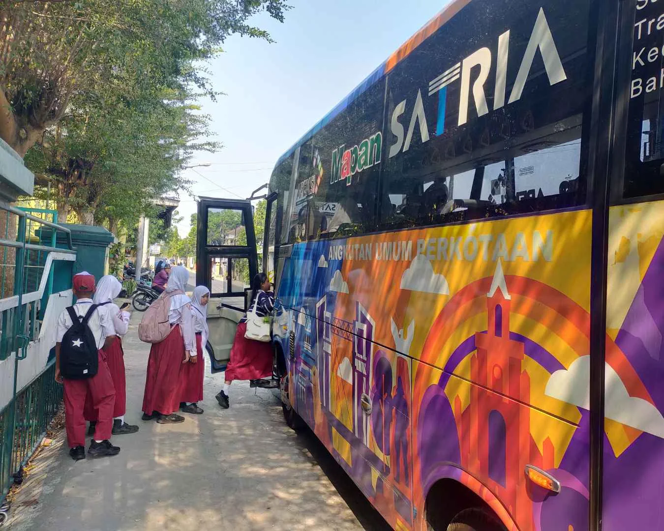 Bus Sekolah Kediri Kembali Beroperasi: Solusi Mobilitas Aman bagi Pelajar di Tahun Ajaran 2026/2027