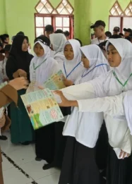 Dinas PPA Aceh Barat Edukasi Stop Bullying di MTs Harapan Bangsa Meulaboh