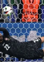 Diogo Costa Jadi Pahlawan Portugal di Tengah Kekacauan Dramatis Kontra Kroasia