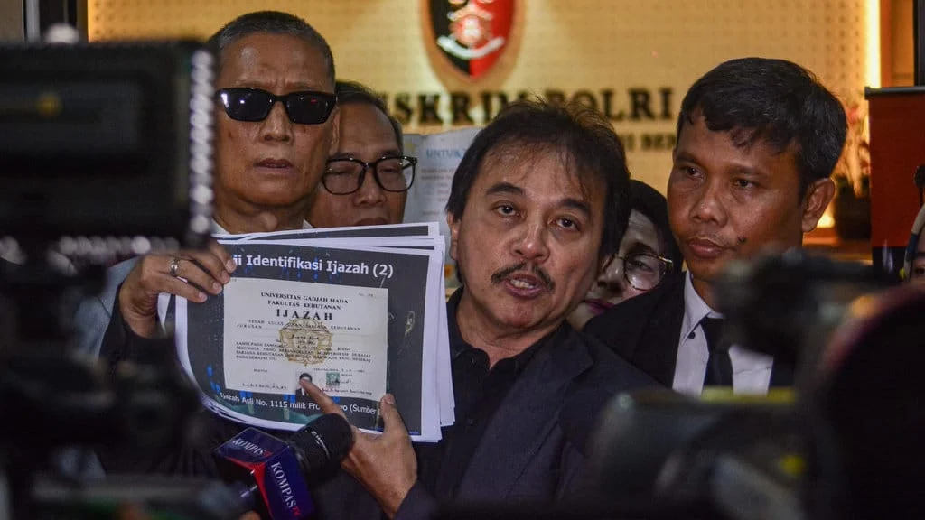 Drama Ijazah Jokowi Memanas: Roy Suryo Cabut Kuasa Hukum, Jokowi Siap Bawa Ijazah Asli ke Sidang