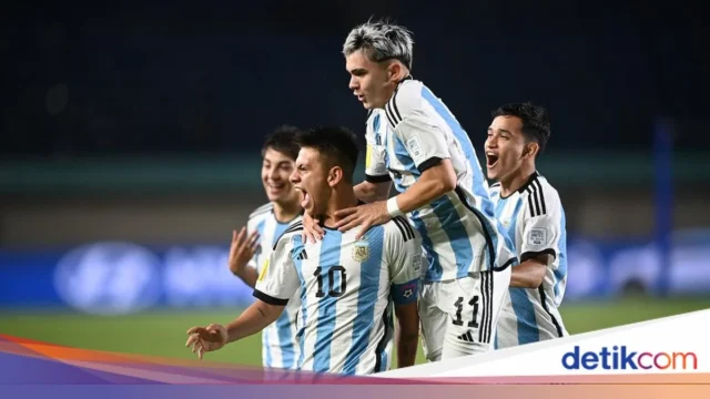 Drama Kobel: Argentina Taklukkan Swiss 3-1 Lewat Gol Spektakuler Alvarez