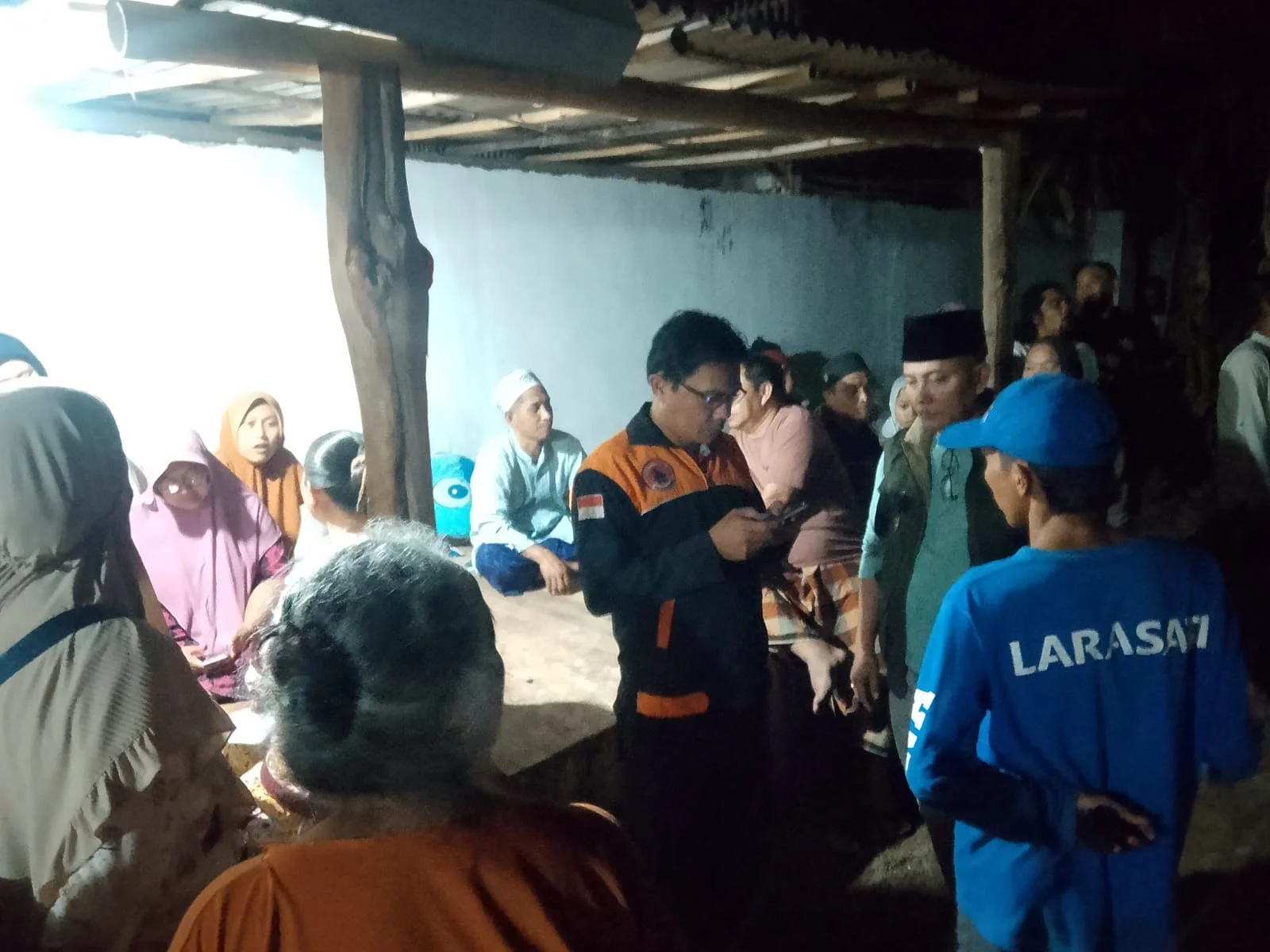 Dua Rumah Terbakar di Situbondo: Kerugian Rp290 Juta Mengungkap Tantangan Keselamatan dan Ekonomi Lokal