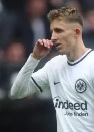 Eintracht Frankfurt Gigit Jari: Ajax Tolak Keras Tawaran Pertama untuk Anton Gaaei
