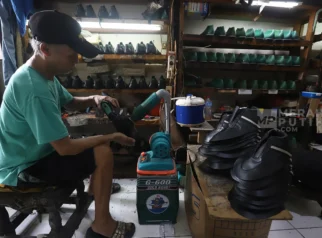 Fenomena 'Kode' di Berbagai Sektor: Dari Sepatu Kulit hingga Seleksi Kemenhub