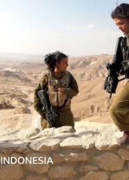 Foto Tentara Israel Tersenyum dengan Tahanan Palestina Picu Kecaman