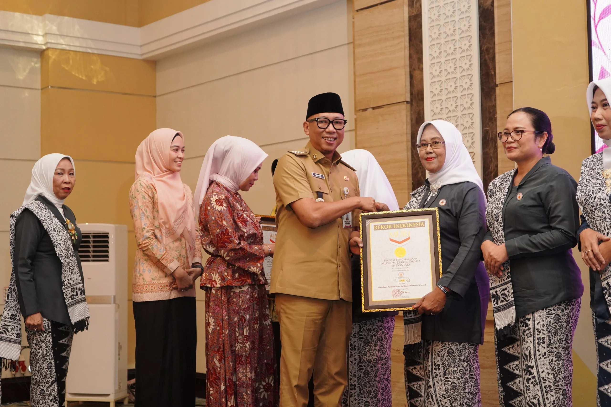 Gerakan Pap Smear Massal IBI Lampung Pecahkan Rekor MURI: Upaya Berani untuk Kesehatan Perempuan Indonesia