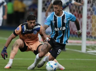 Gol Penalti Hulk dan Debut Kembali Marlon Warnai Duel Sengit Grêmio vs Fluminense