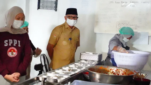 Gubernur Lampung Tinjau Pelaksanaan Program Makan Bergizi Gratis di Hari Pertama Sekolah 2026