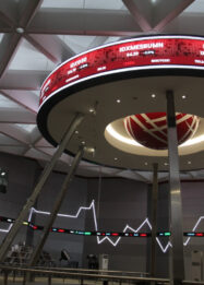 IHSG Rebound Perkasa Ditengah Isu Suksesi Bank Indonesia, Emiten Unggulan LQ45 Ikut Terkerek Naik